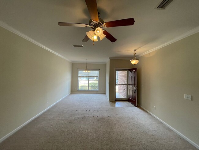 Building Photo - Cotton Creek - One Story Townhome!