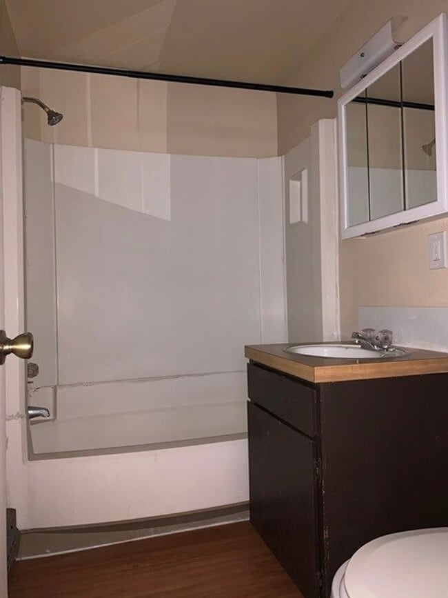 Building Photo - Unit in 8-plex complex