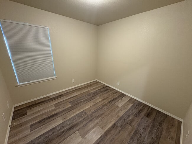 Building Photo - 2023 N Atlanta Ct