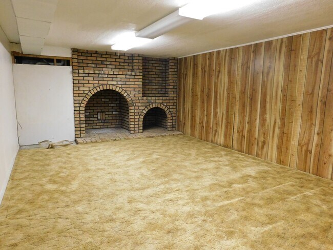 Building Photo - Spacious Ranch in Orchard Mesa