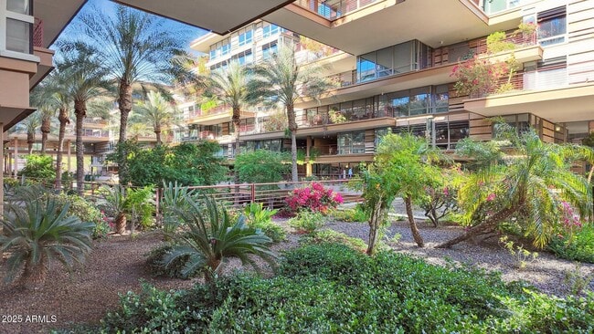 Building Photo - 7151 E Rancho Vista Dr