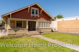 Building Photo - 512 S College Ave