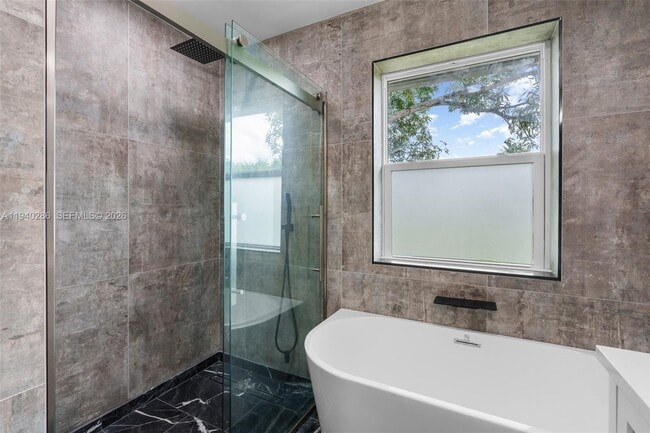 Building Photo - 7601 NW 82nd Terrace