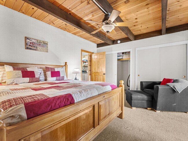 Building Photo - LONG-TERM RENTAL: Updated Townhome in Prime Location! 2 Bedrooms & Loft, Fully Furnished!