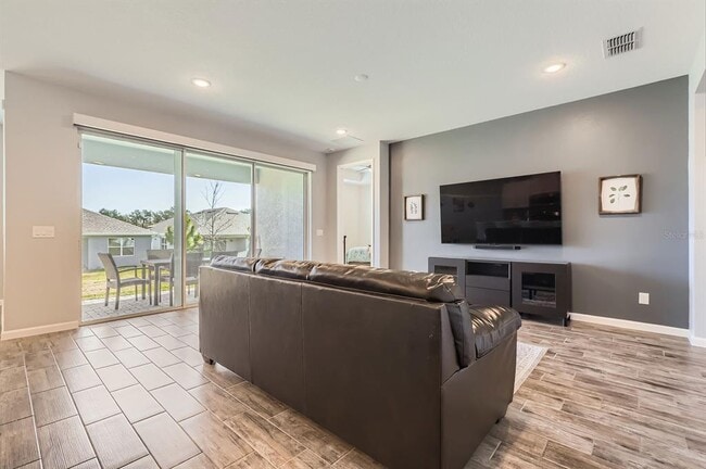 Building Photo - 2372 Sirena Ln