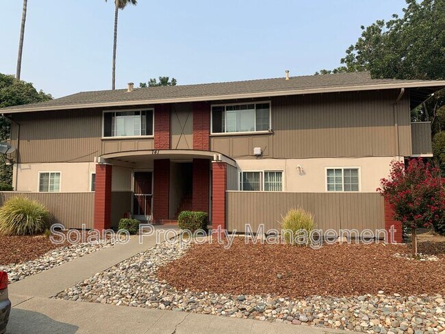 Building Photo - 741 Alamo Dr
