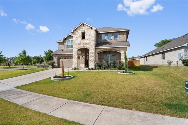 Building Photo - Spectacular 4 Bedroom, 3.5 Bath, Corner Lo...