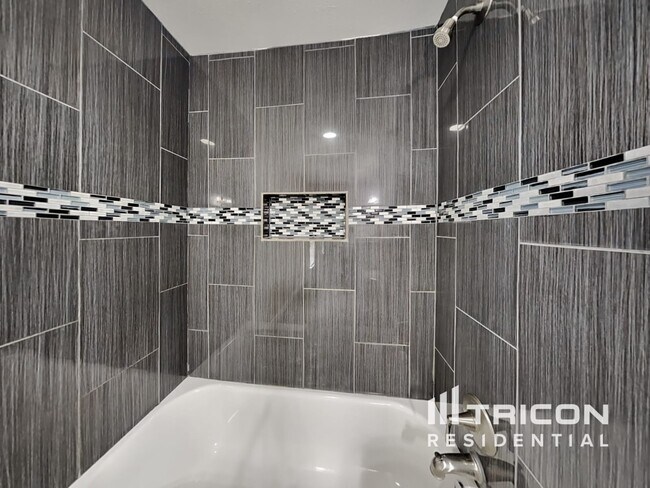 Building Photo - 5350 Binz Engleman Road San Antonio TX