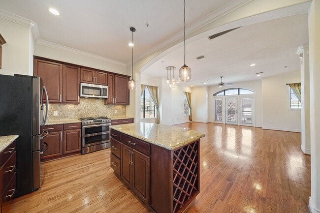 Building Photo - 1402 Wheeler Ave