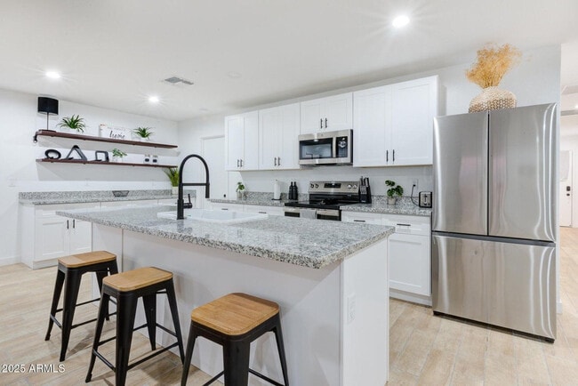 Building Photo - 341 S Mountain Rd