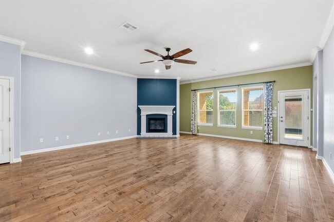 Building Photo - 2508 Hilltop Divide Ln