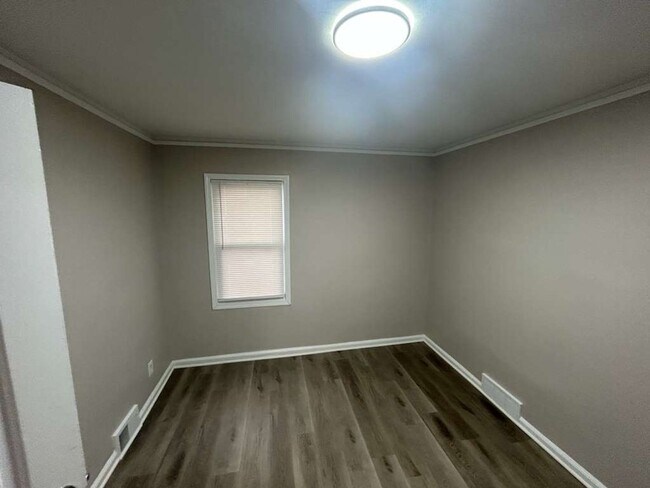 Building Photo - Charming 3 Bedroom Bungalow