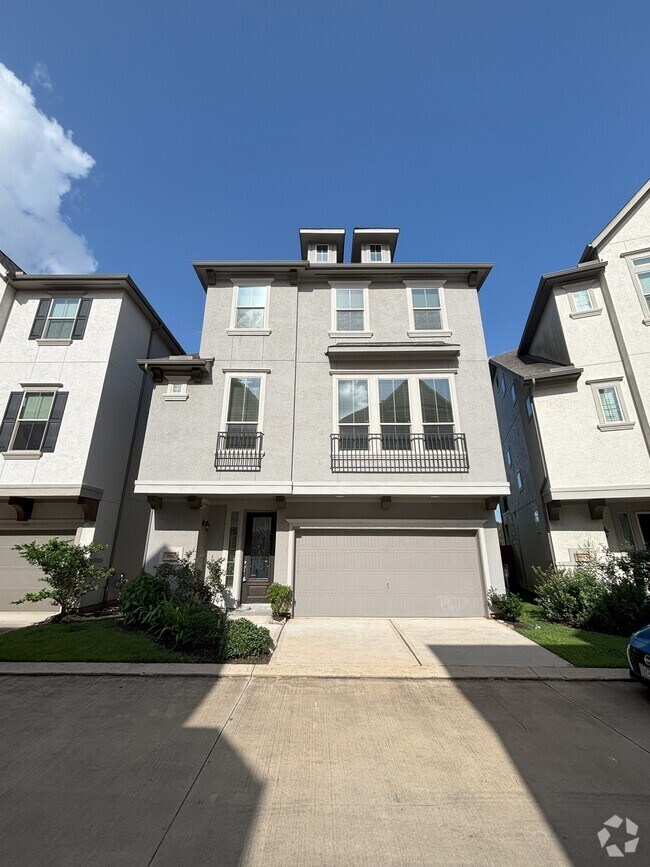 Building Photo - 9611 Knights Station Dr