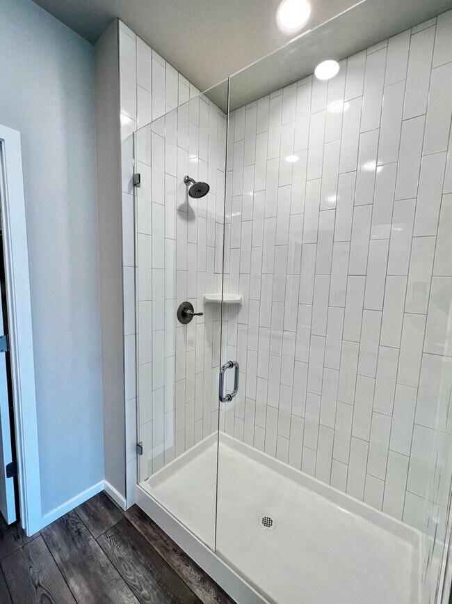 Building Photo - Beautiful 3 Bed 2.5 Bath House in Timnath!