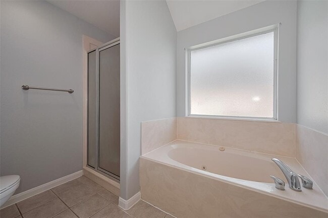 Building Photo - 9631 Highland Pointe Dr