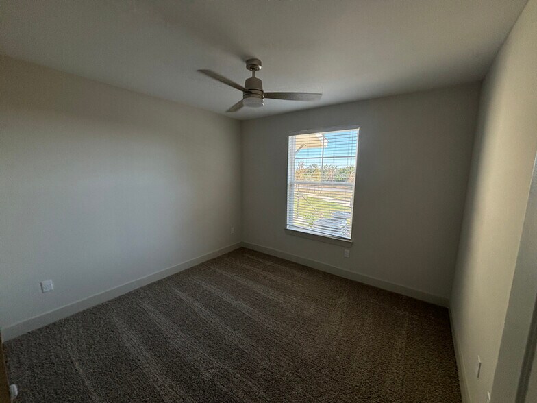 Building Photo - 216 Flint Rdg Rd