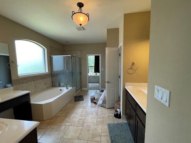 Building Photo - 3001 Lombardi Way