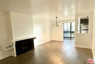 Building Photo - 10205 Summertime Ln