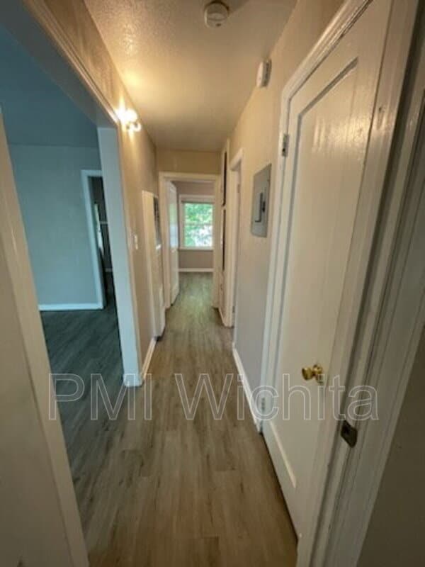 Building Photo - 1512 S Pattie St