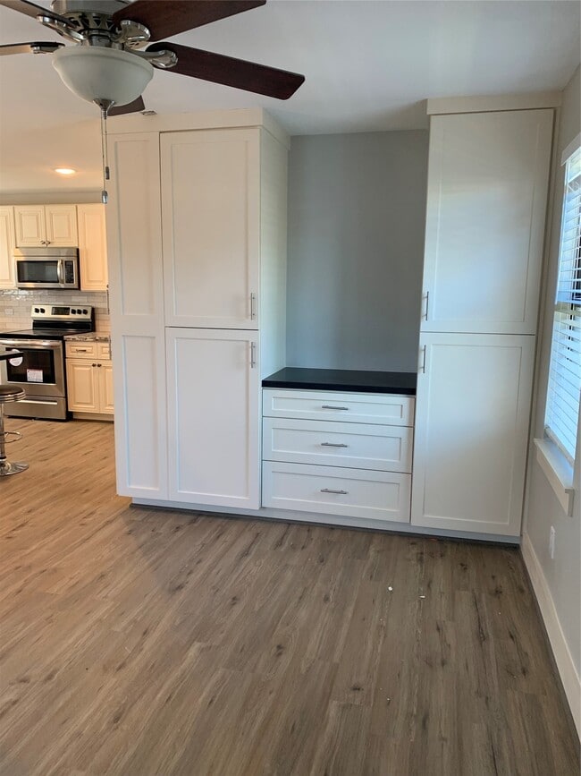 Building Photo - 1210 Avenue M