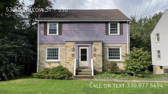 Building Photo - 530 N Willow St