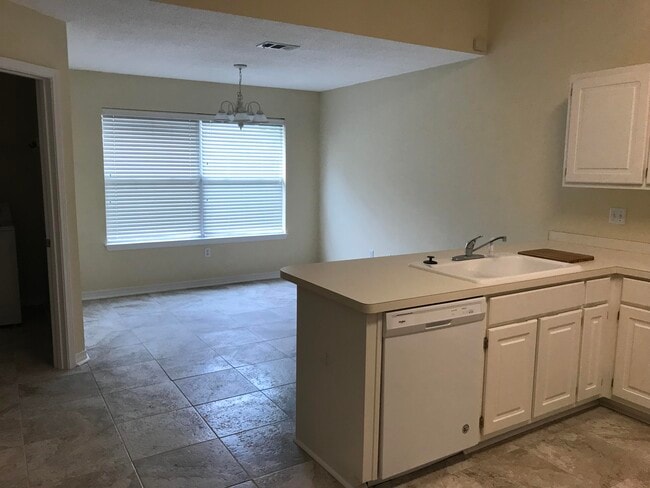 Building Photo - 517 Samana Way
