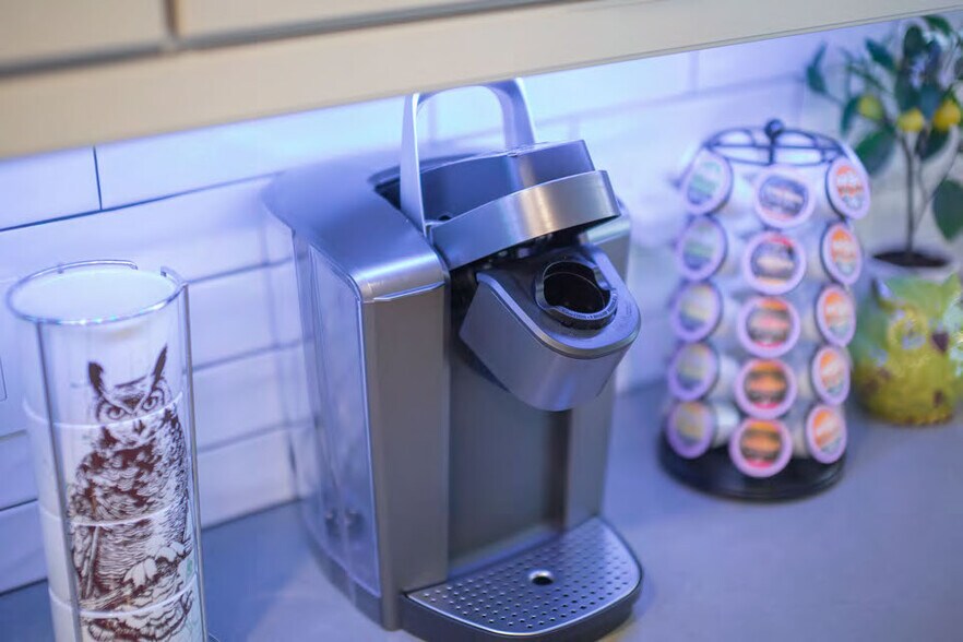 Building Photo - 3000 Golden Rd