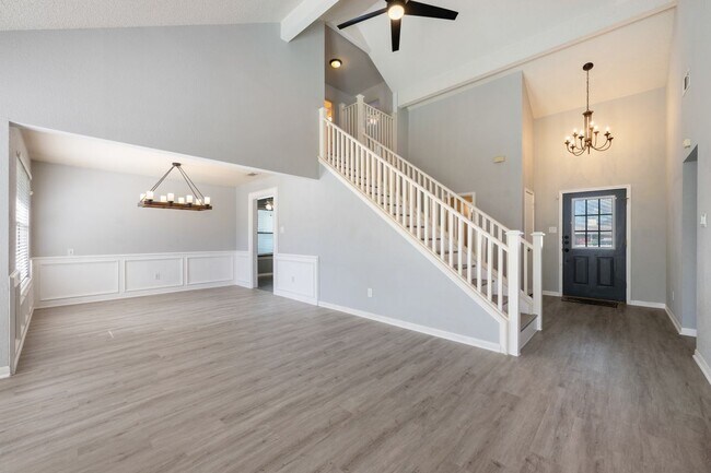 Building Photo - 2109 Boxwood Path