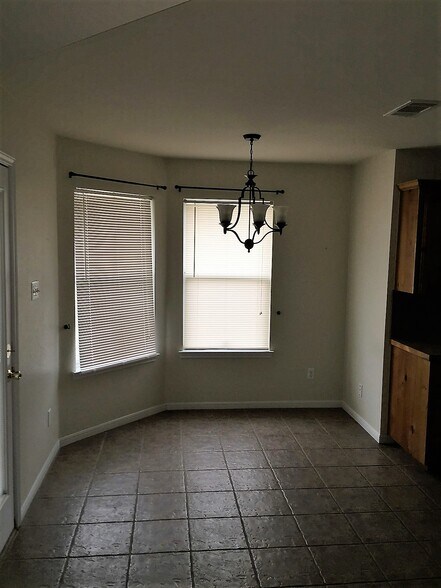 Building Photo - 1709 Walker Place Blvd