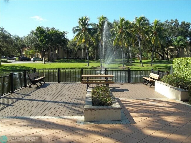 Building Photo - 641 Lyons Rd