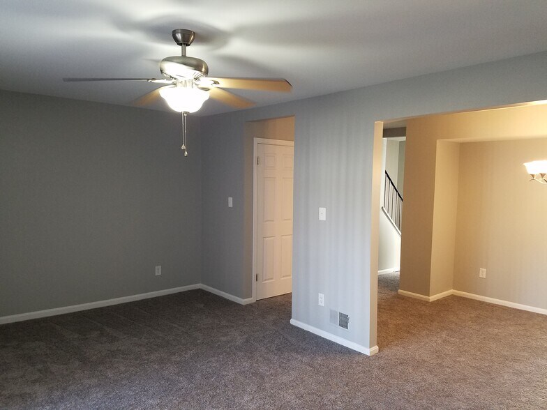 Living Room - 6329 Fenestra Ct