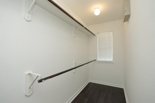 Building Photo - 25215 Aughton Dr
