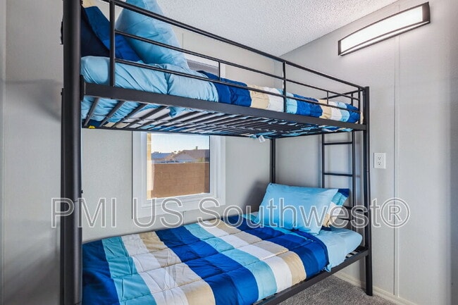 Building Photo - 437 Riverfront Dr