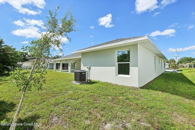 Building Photo - 1441 Eldron Blvd SE