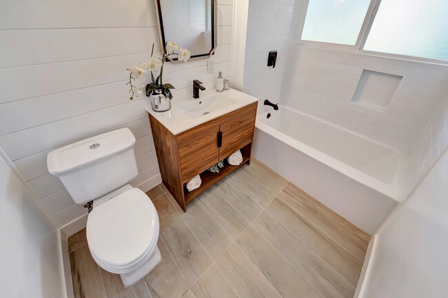 Building Photo - 20641 Archwood St