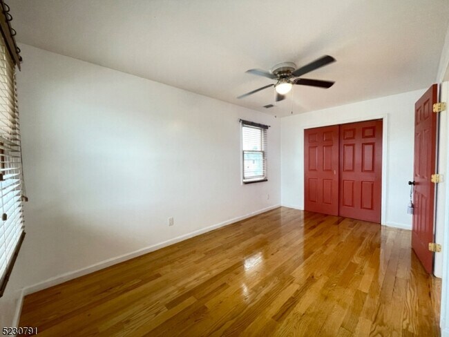 Building Photo - 39 Hillman Dr