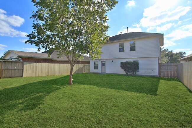 Building Photo - 18926 Piney Way Dr