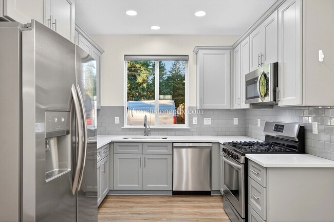 Building Photo - 13838 SE Knight St