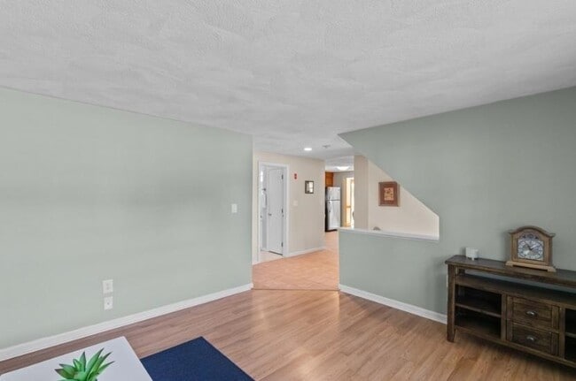 Building Photo - 58 Brandon St