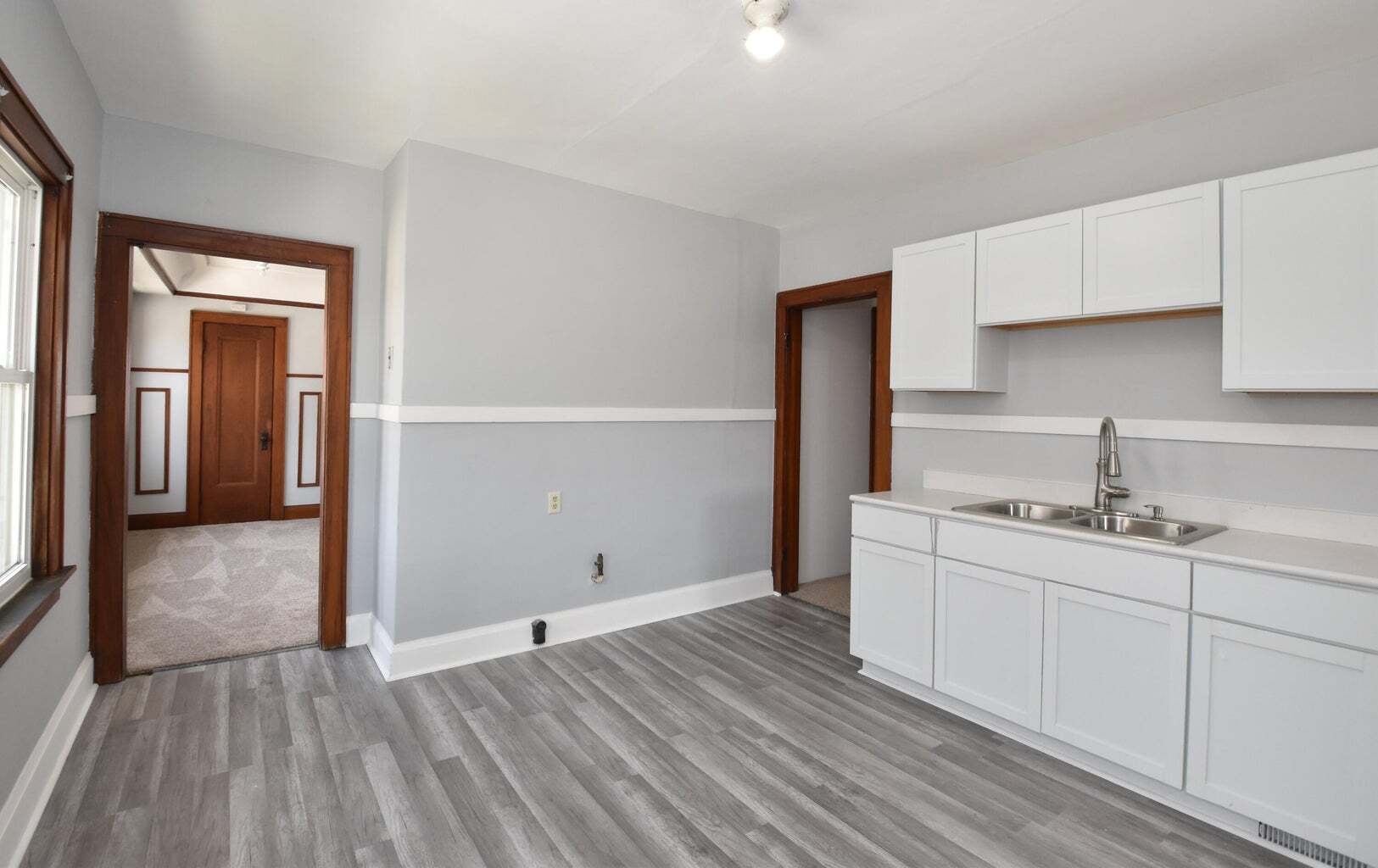 Building Photo - 5831 W Rogers St