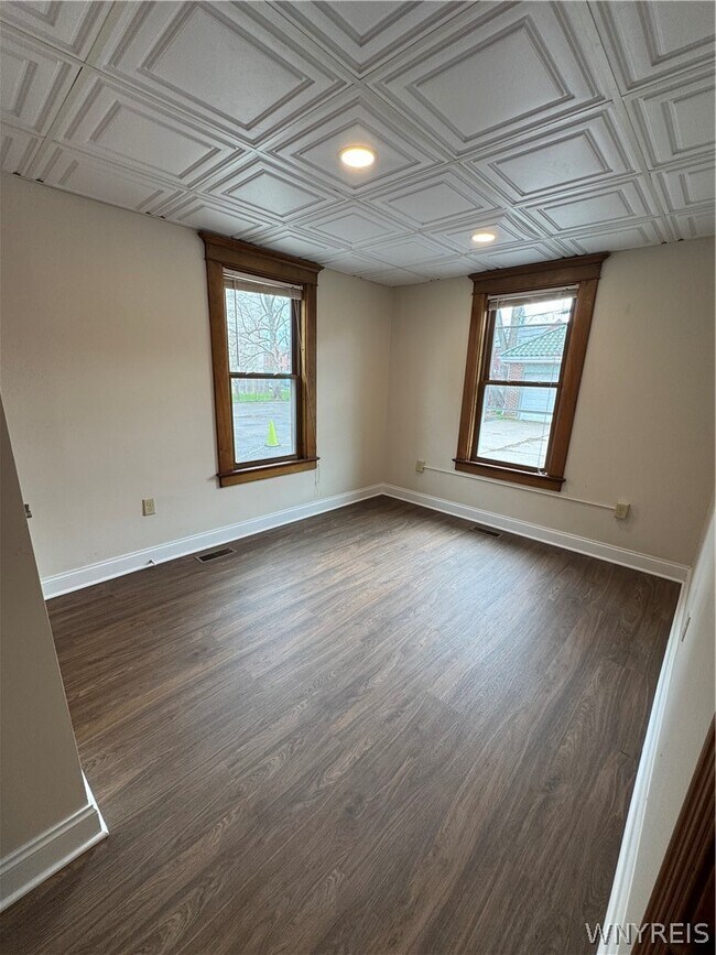 Building Photo - 117 Humboldt Pkwy