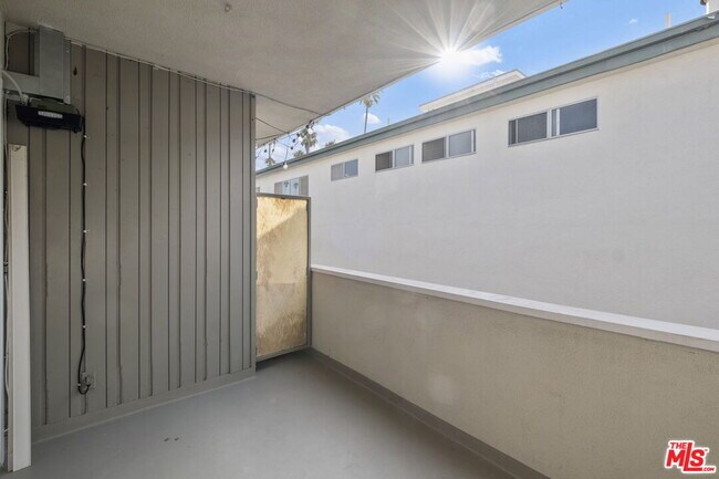 Building Photo - 848 18th St