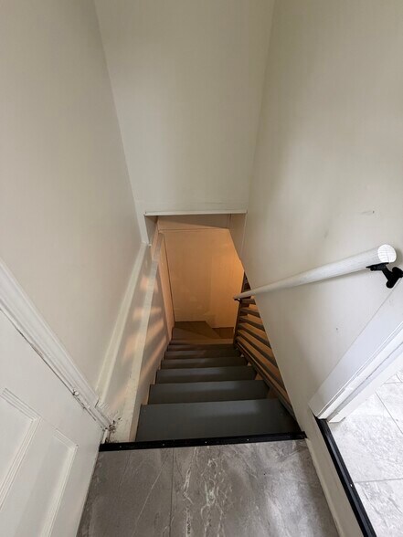 Building Photo - 8649 Kathlyn Dr