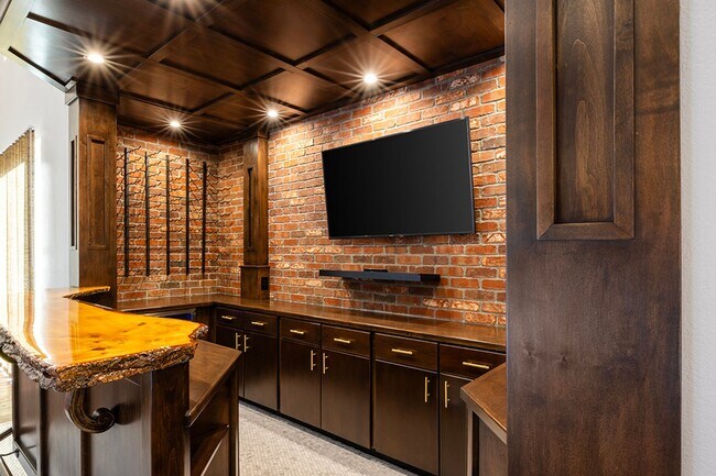 Building Photo - Manhattan Condo Penthouse