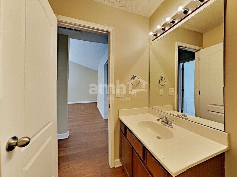 Building Photo - 673 Smoky Mountains Dr