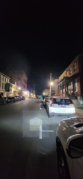 Building Photo - 209 E Martin St