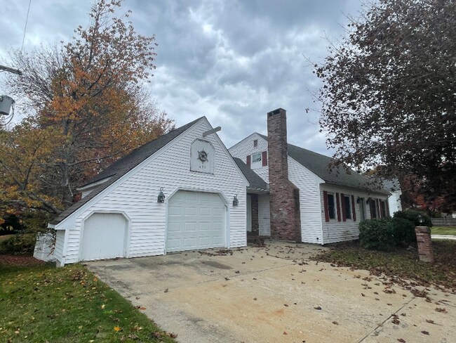 Building Photo - 431 Winnacunnet Rd