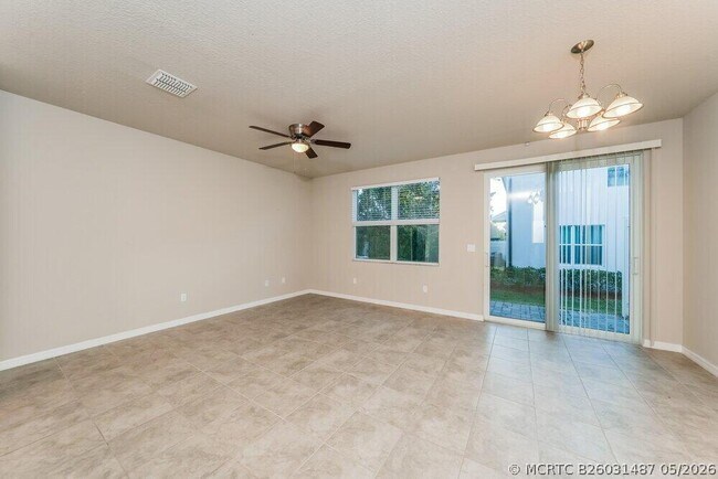 Building Photo - 4030 Hot Spgs Ave