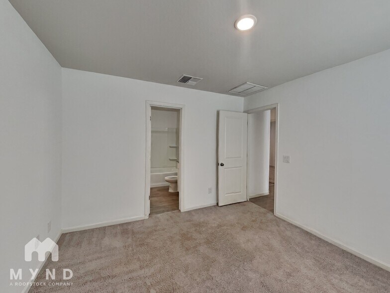 Building Photo - 246 S Picacho Heights Rd