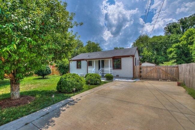 Primary Photo - 141 Dodge Dr